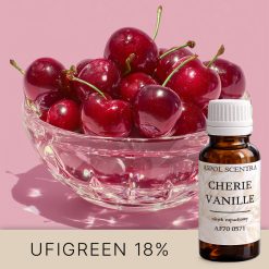 Wiśnie w szklanej paterze na różowym tle.