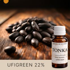 Stos czarnych ziaren tonki na drewnianym stole w ciepłym świetle. - AF70 2324