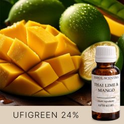 Pokrojone mango i połówka limonki na tle zielonych owoców, w zbliżeniu.